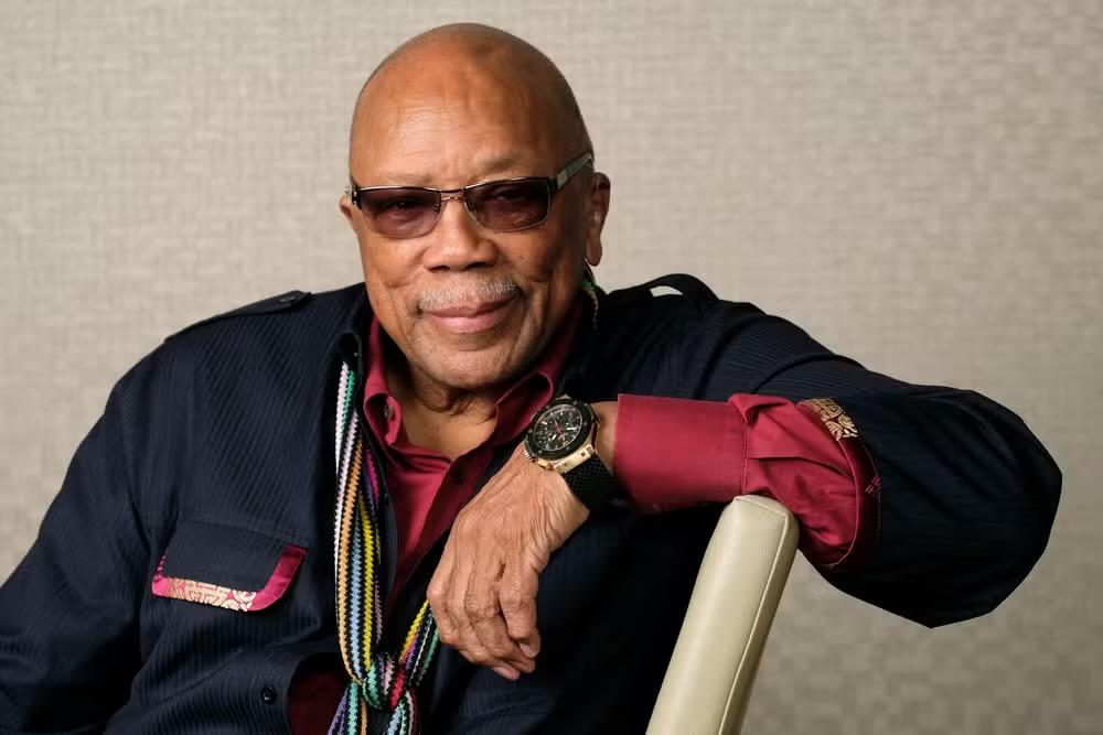 Quincy Jones, produtor de 'Thriller', morre aos 91 anos