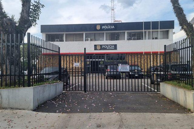 Homem é preso em flagrante por violência doméstica contra namorada grávida em São José