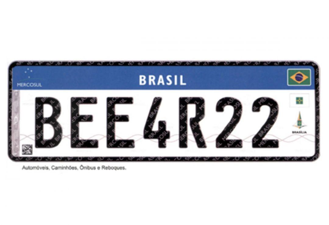 Perdeu a placa do veículo na chuva? Entenda como solicitar uma nova