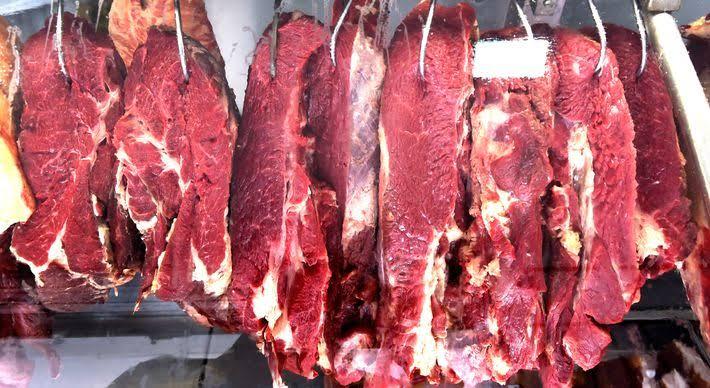 Carne deve ficar mais barata ainda este mês