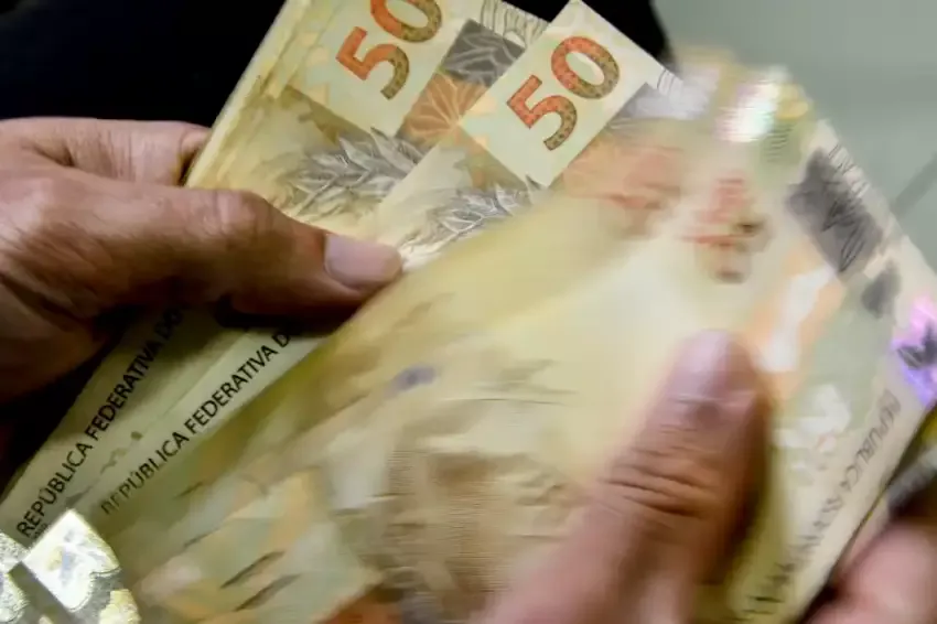 Famílias estão menos endividadas e mais cautelosas com gastos