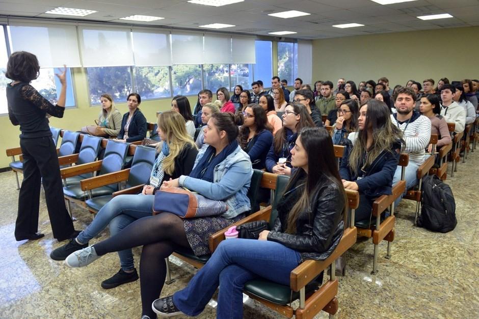 PAT e CIEE oferecem 319 vagas de estágio e de aprendizagem em São José