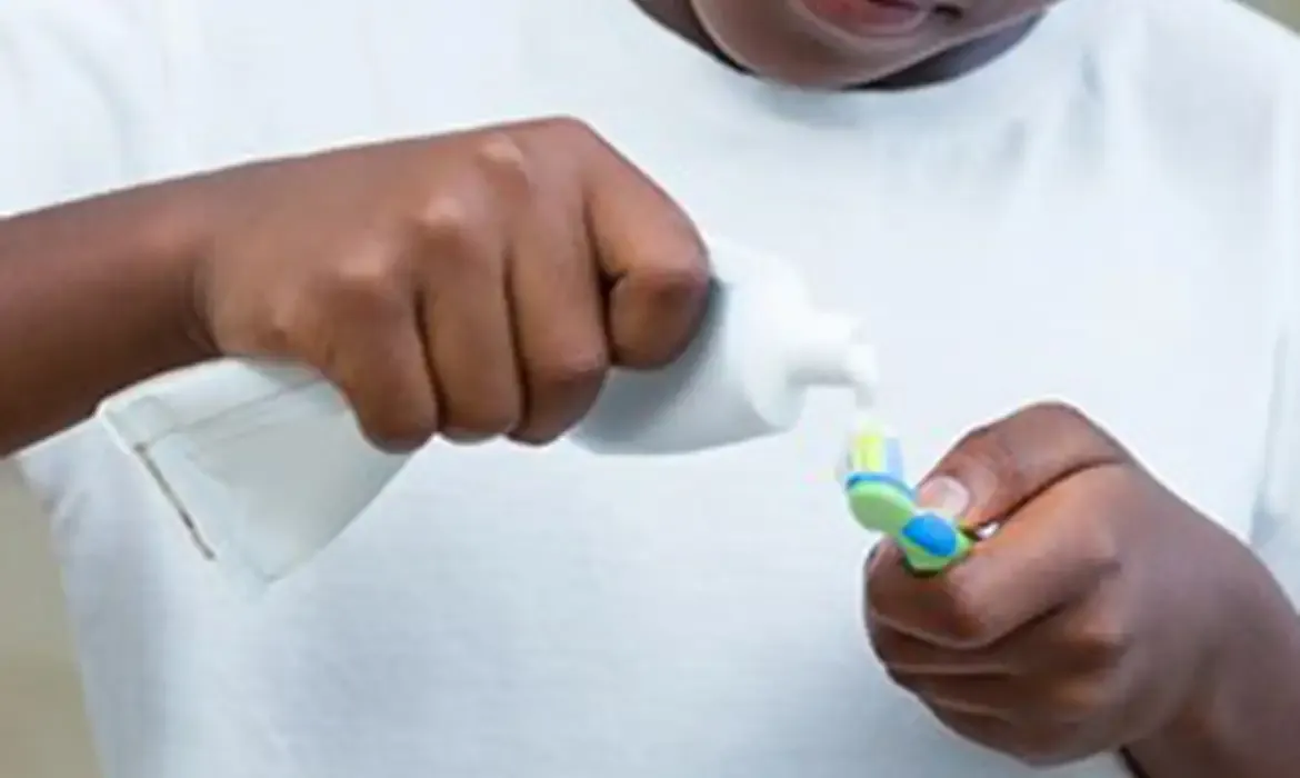 Anvisa suspende interdição de venda de creme dental da Colgate