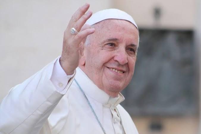 Estado de saúde do Papa Francisco “permanece estável”