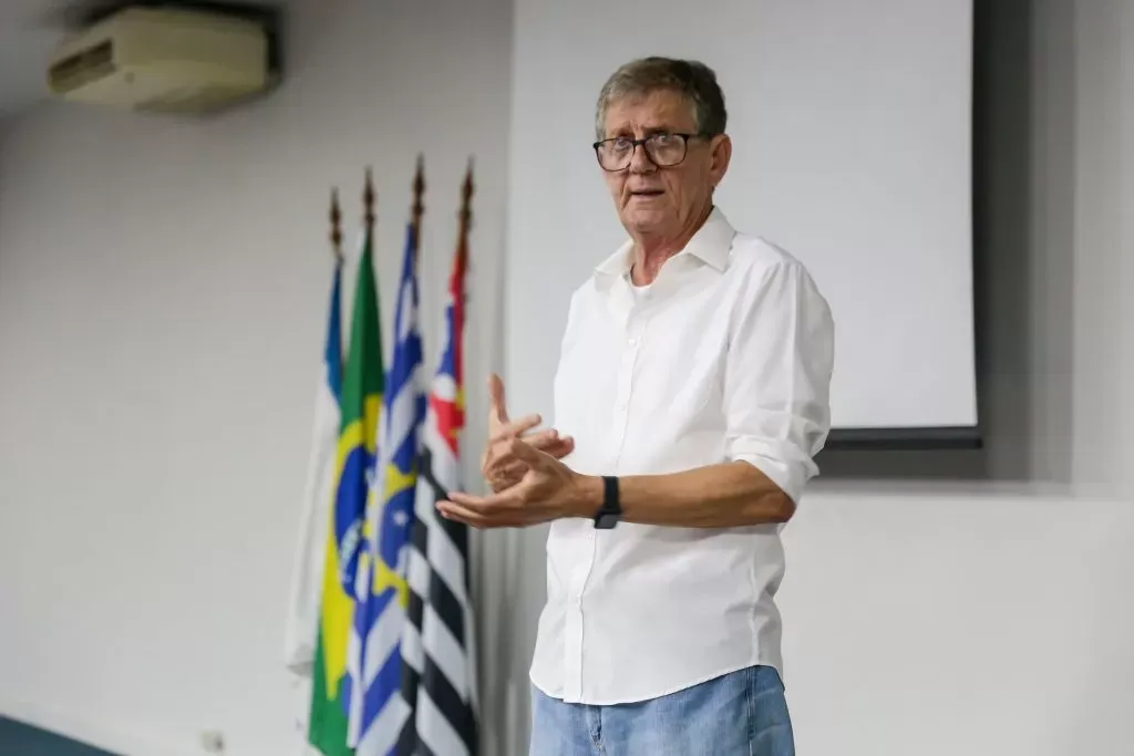 Ex-prefeito Emanuel Fernandes fará palestra em praça de São José