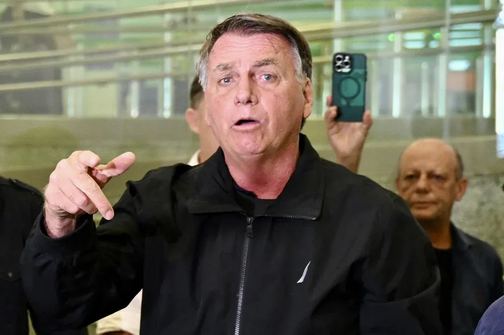 Ex-presidente Jair Bolsonaro começa ser julgado nesta terça-feira (25)