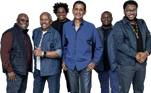 Fundo de Quintal celebra 45 anos com show especial em São José dos Campos