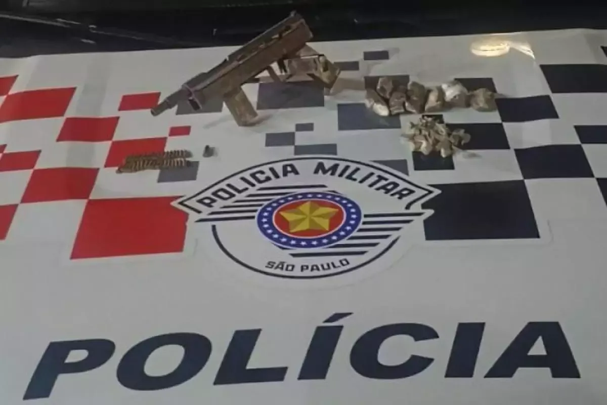 Homem é preso com submetralhadora, munições e drogas em Jacareí