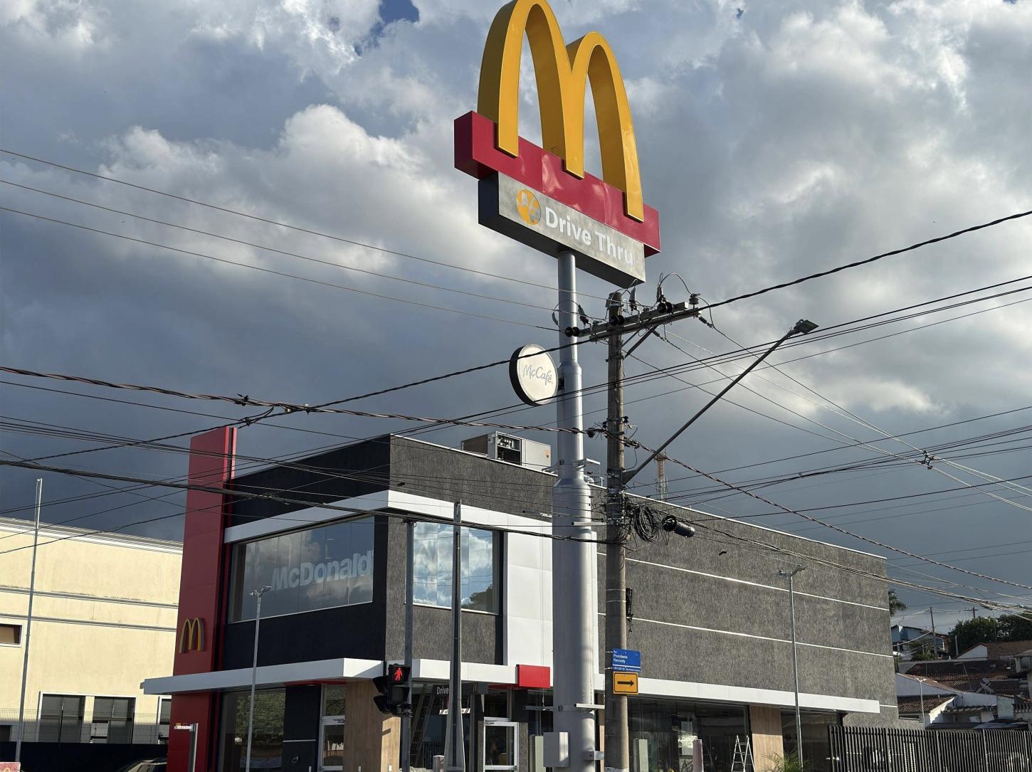 McDonald’s é inaugurado em Caçapava e processo seletivo segue aberto ...
