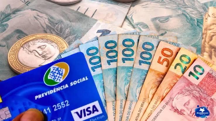 Aposentados do INSS terão 13º salário antecipado, confira o calendário
