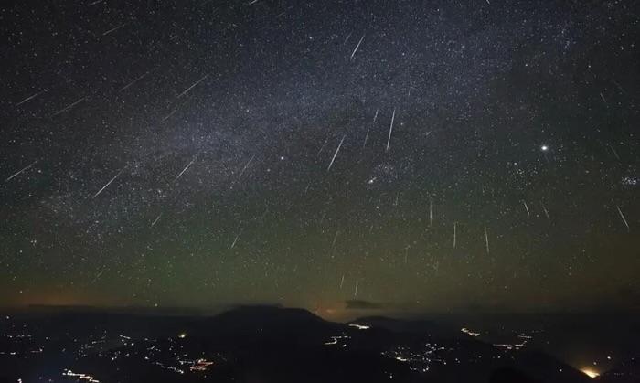 Chuva de meteoros Lyrids promete fechar o feriado com “festa” no céu