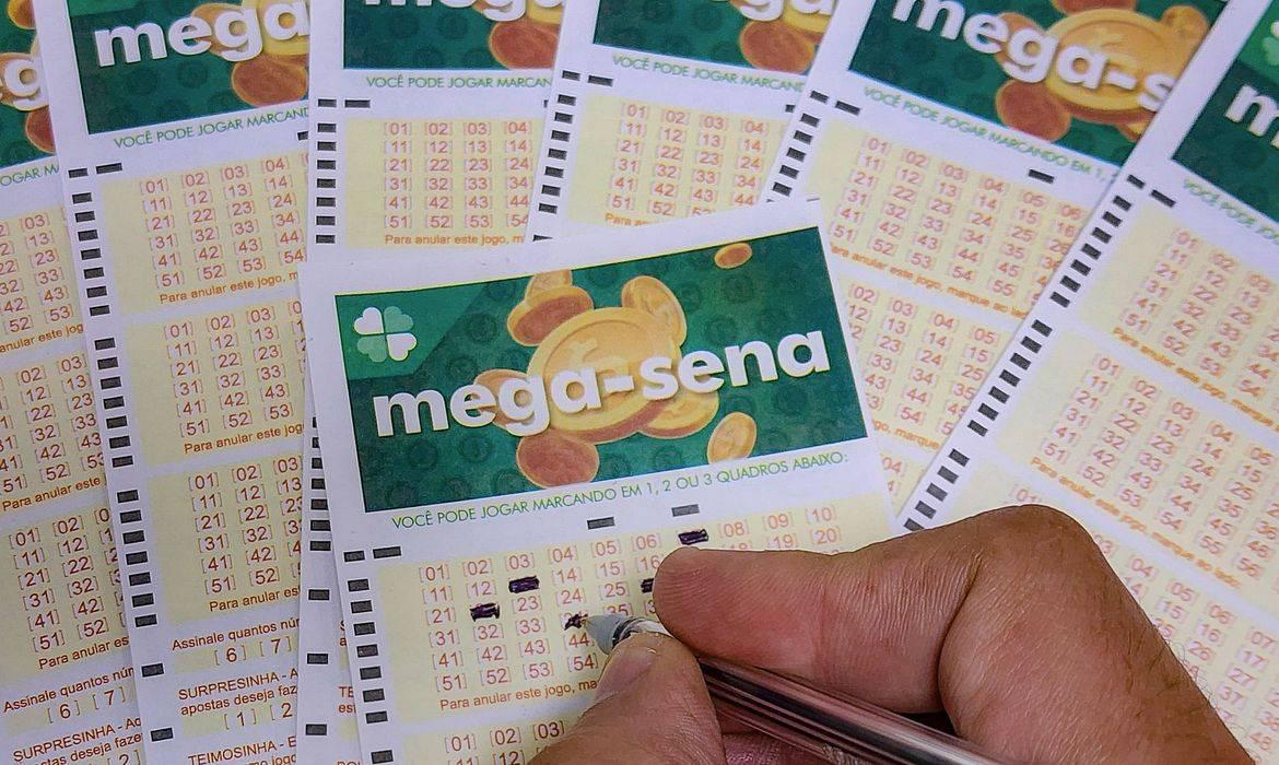 Mega-Sena acumula e prêmio vai a R$ 100 milhões