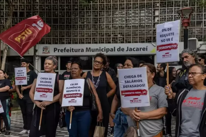 Servidores de Jacareí iniciaram greve nesta segunda-feira (26)