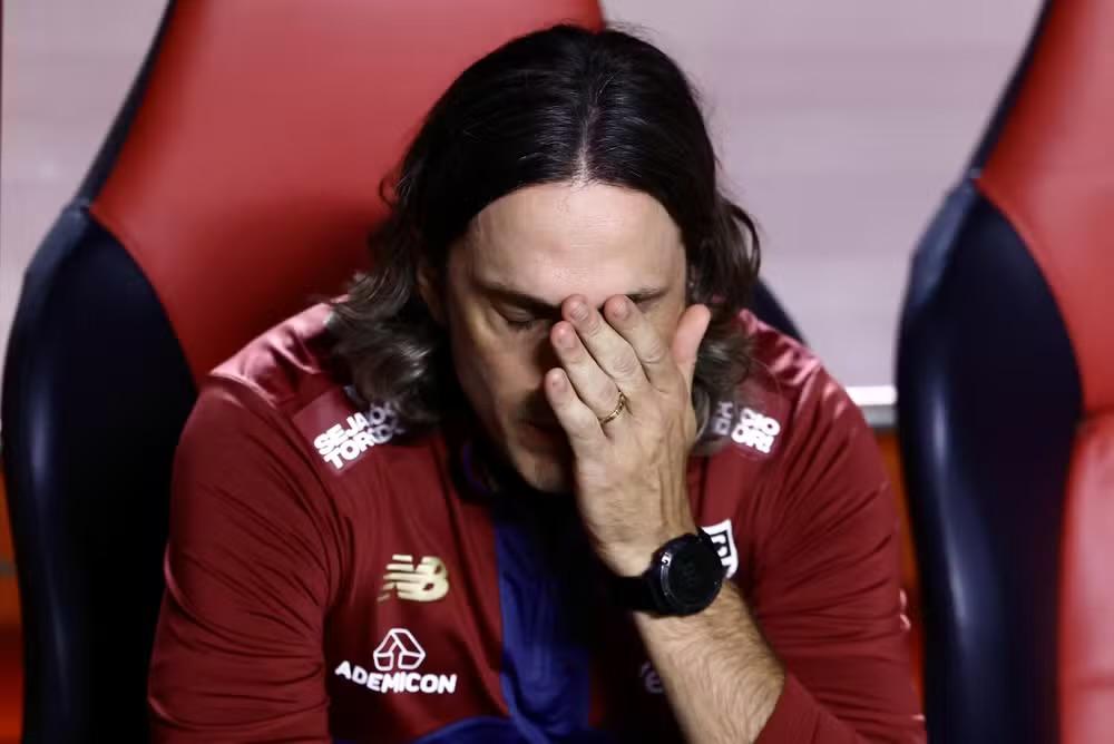 Luis Zubeldía pede demissão do São Paulo; Crespo deve ser o substituto
