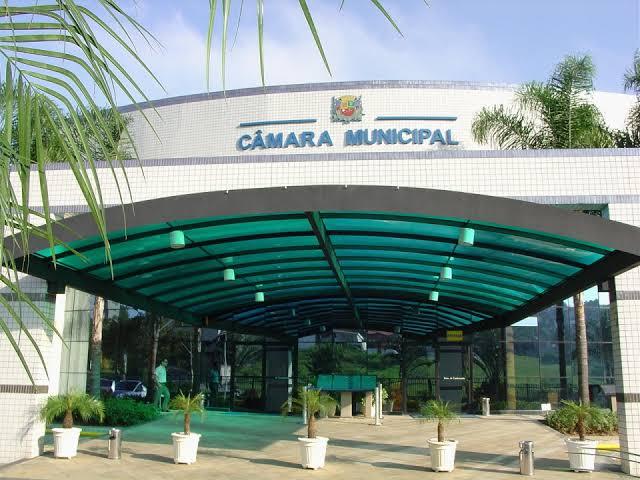 POLÍTICA: Na Câmara de São José, governo barra 6 requerimentos da oposição