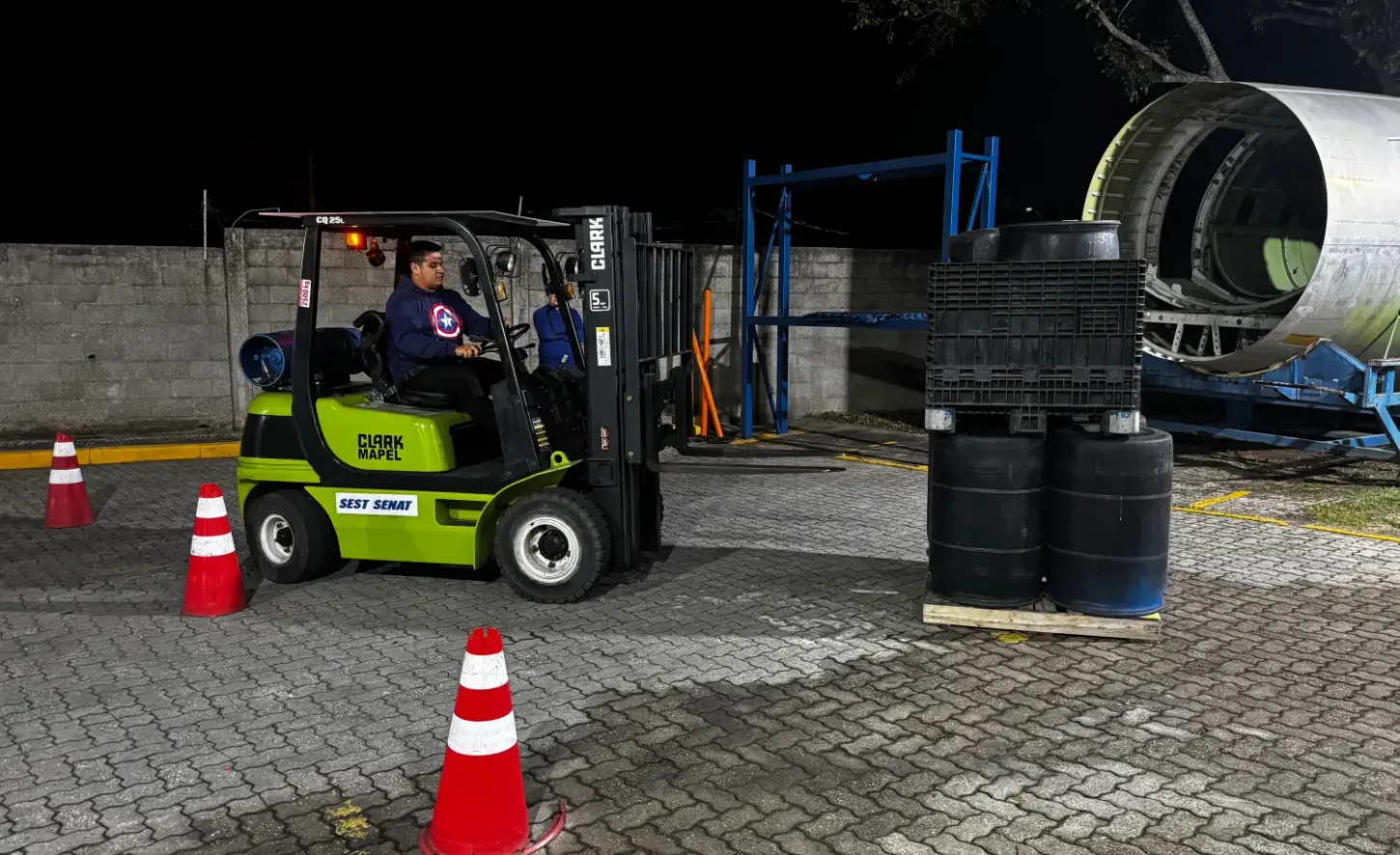 Jacareí oferece 60 vagas em cursos gratuitos de logística e empilhadeira