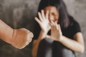 Mulher é brutalmente espancada com martelo pelo companheiro em Jacareí