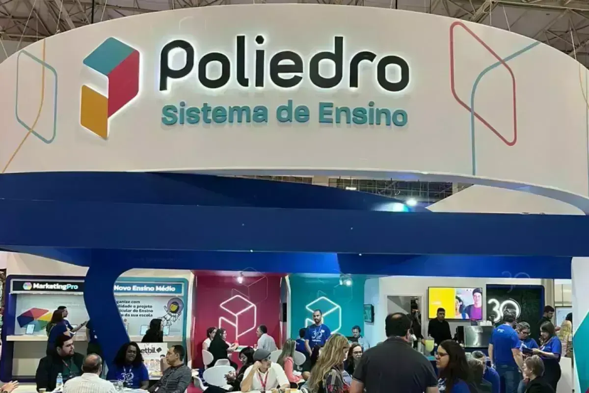 Poliedro tem 17 vagas de trabalho para diversas áreas em São José
