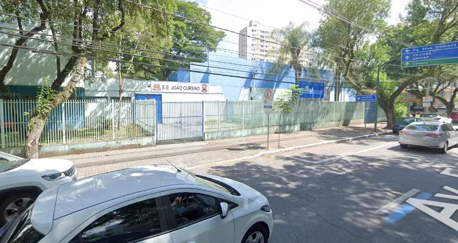 Adolescente fica ferido e passa por cirurgia após briga com outro aluno na saída de escola em São José