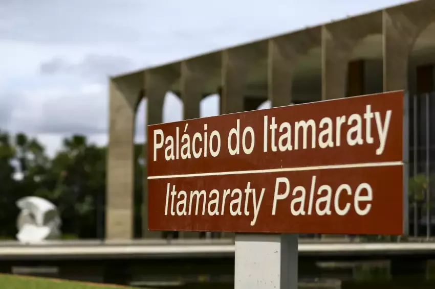 Brasil aciona OMC contra tarifaço dos Estados Unidos