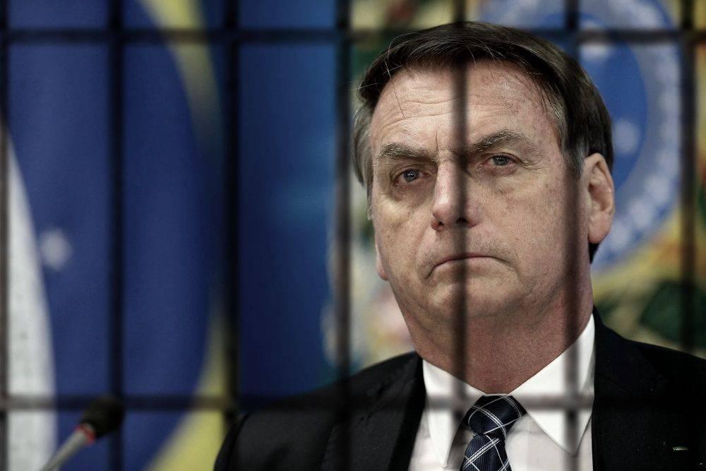 Moraes decreta prisão domiciliar de Bolsonaro