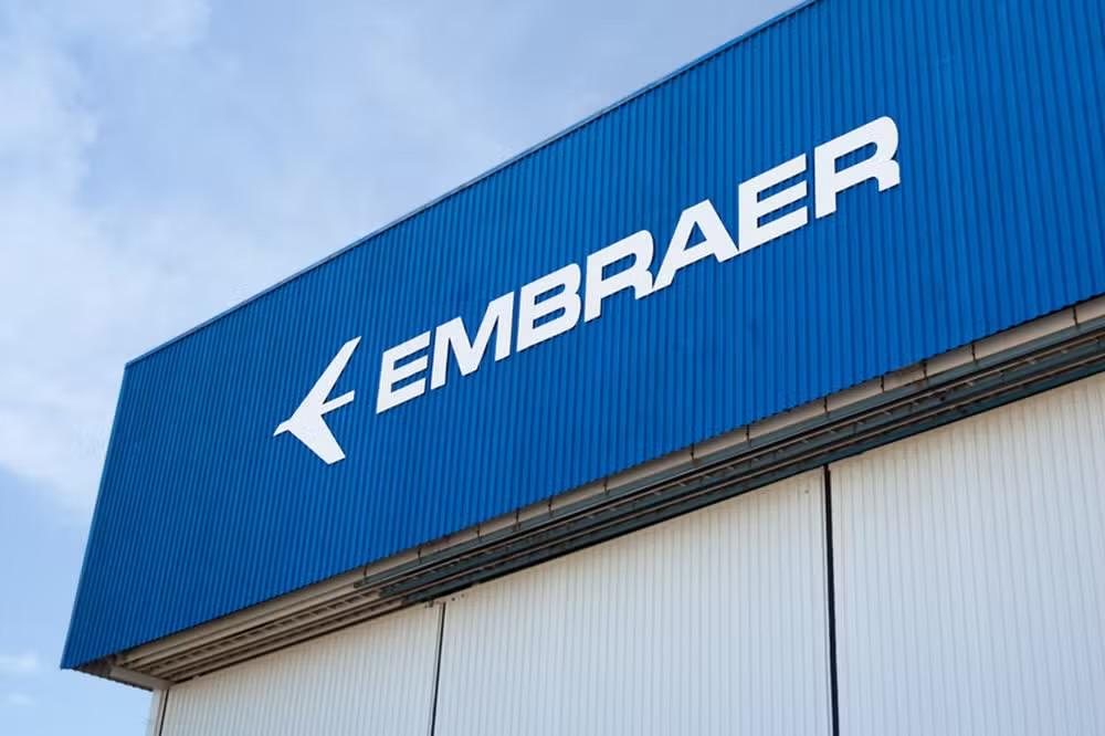 Embraer abre bolsas de estudo com remuneração de R$ 1,6 mil para pessoas com deficiência; saiba como se inscrever