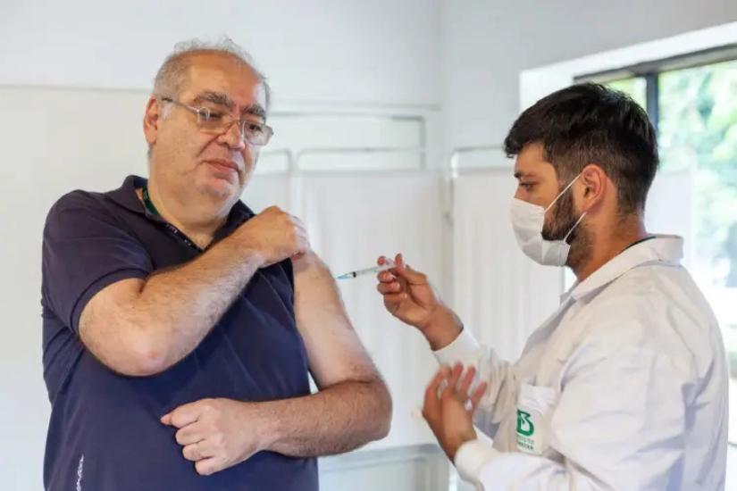 Vacina da gripe é eficaz? Especialistas do Butantan explicam