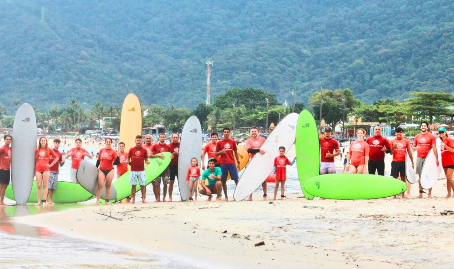 Com 1.600 atendimentos, Maresias se despede do Surf Para Todos