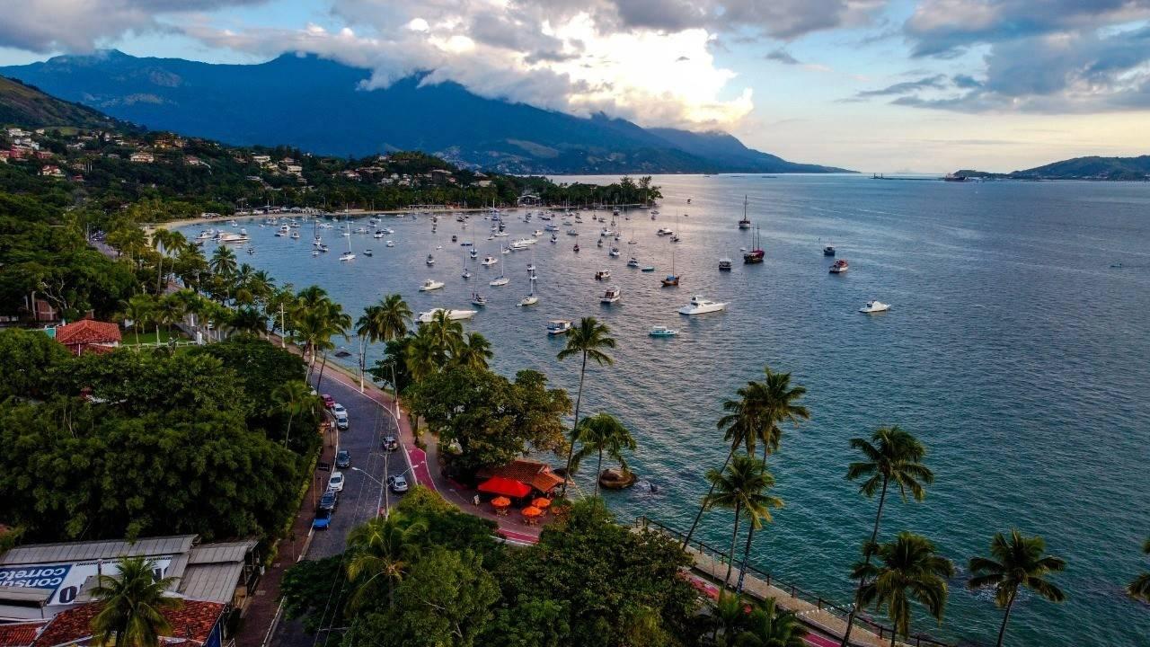 Ilhabela projeta verão histórico com mais de 1 milhão de turistas