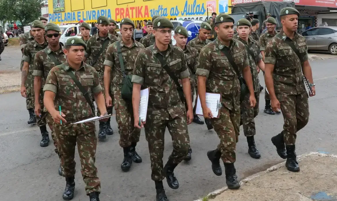 Alistamento Militar 2026 começa nesta quinta e mobiliza jovens em todo o país