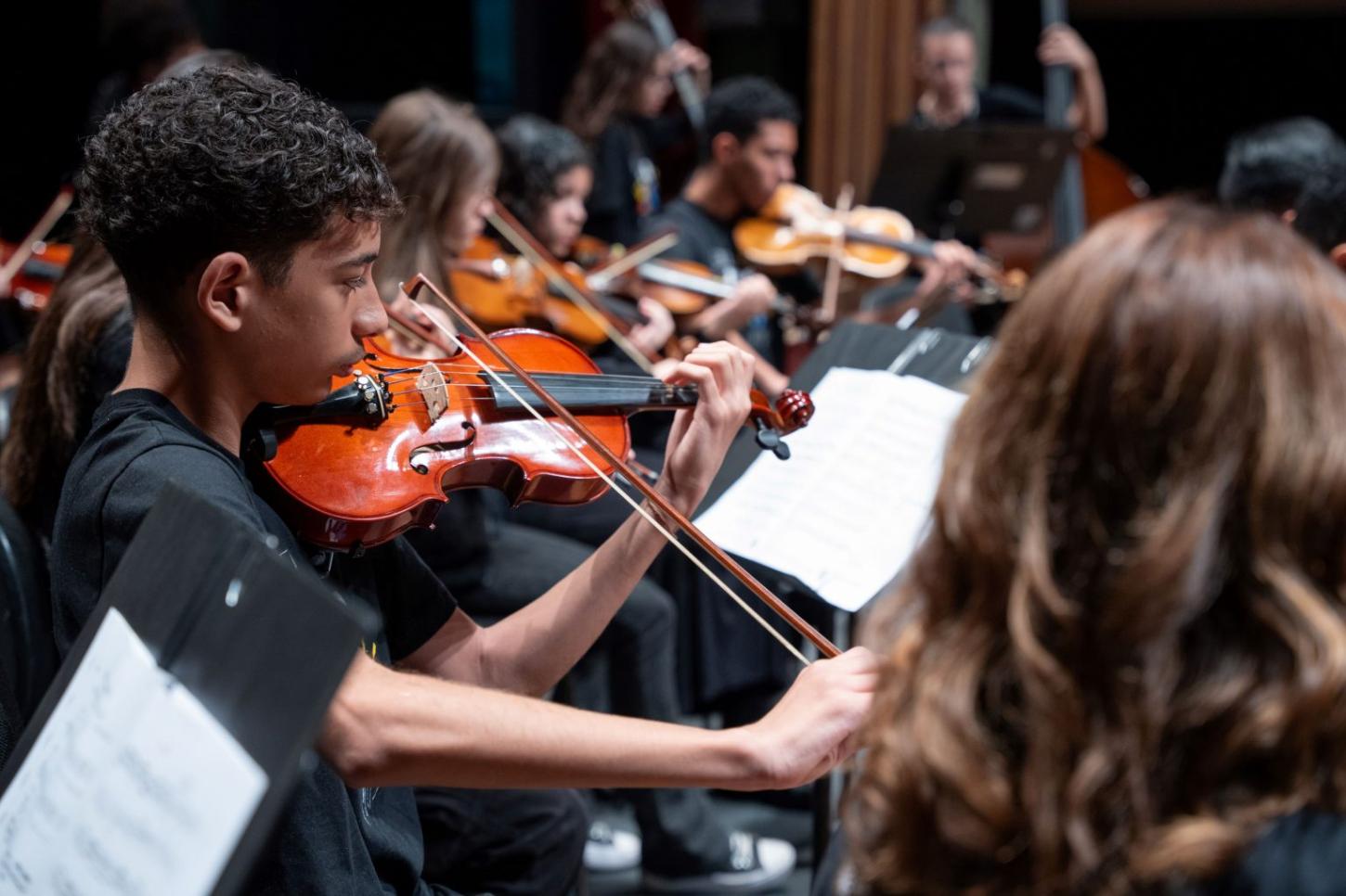 Matrículas para 120 mil vagas gratuitas de aulas de música do programa GURI começam no dia 9