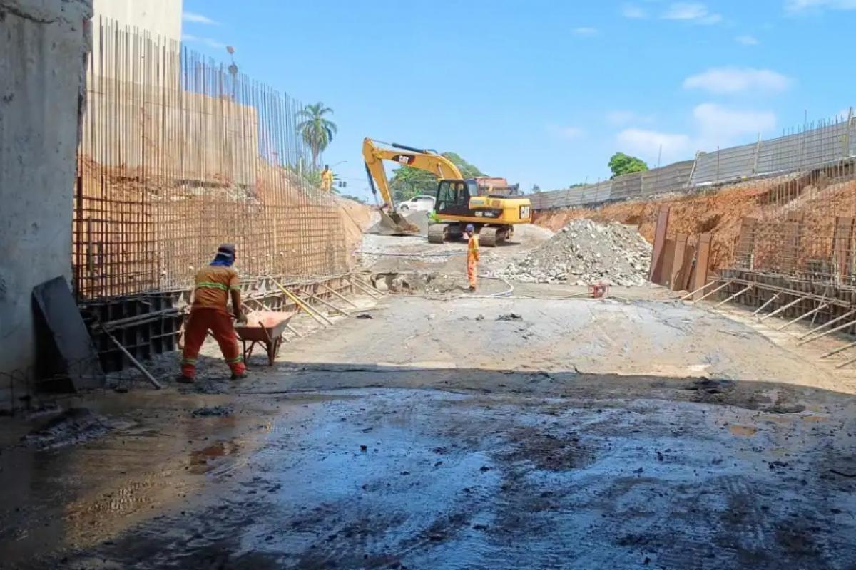 Obra da Sebastião Gualberto vai atrasar pelo menos 5 meses em São José