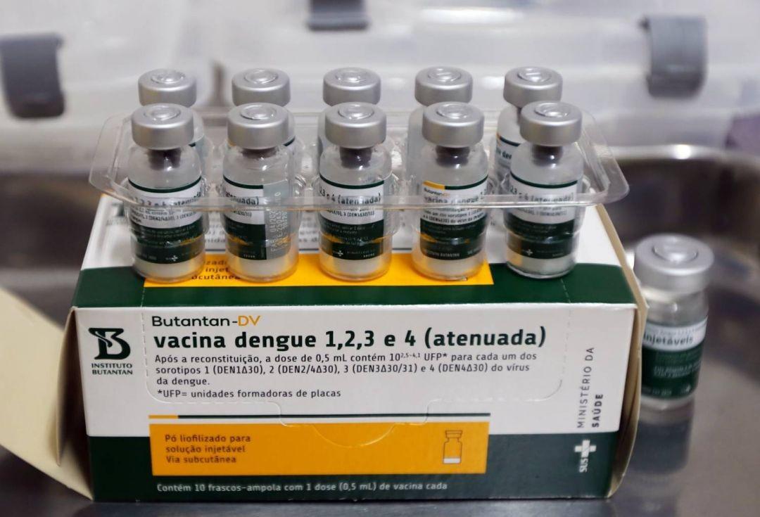Jacareí inicia vacinação contra a dengue de profissionais da Atenção Primária à Saúde