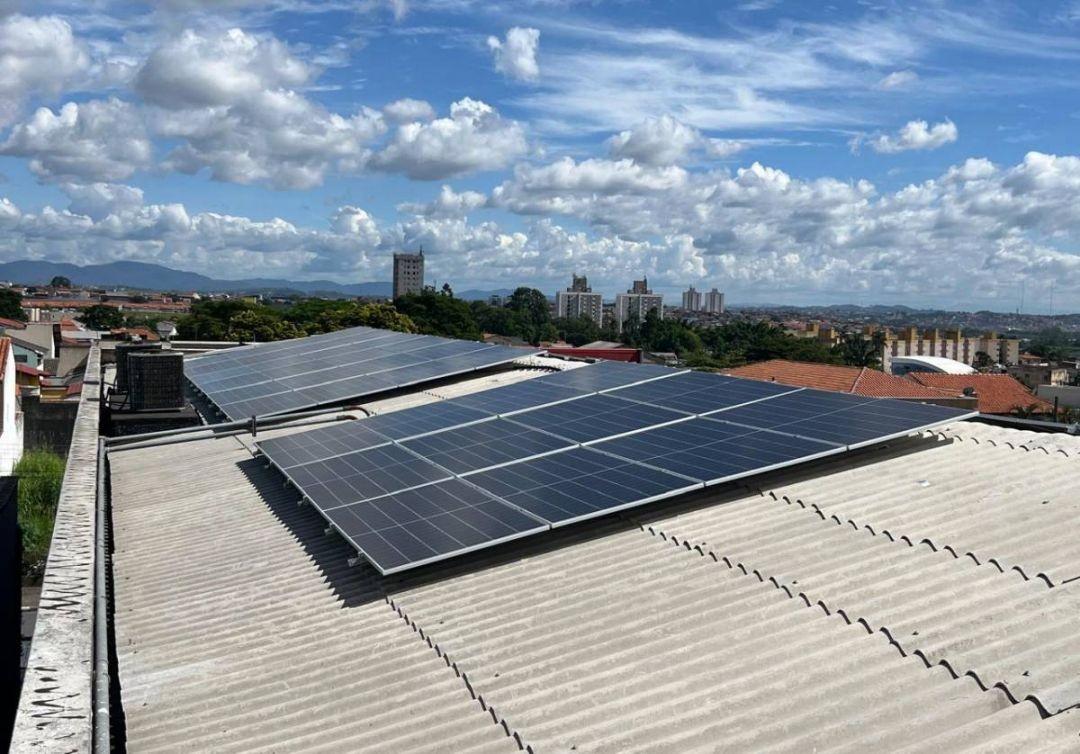 Parceria beneficia famílias de Jacareí com sistema de geração solar de energia