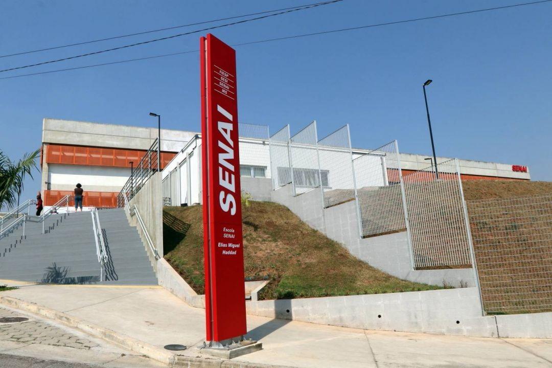 Parceria Prefeitura-SENAI oferece 16 vagas em curso gratuito de moda pet