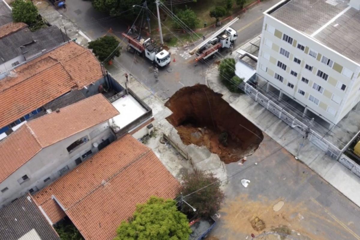 Prefeito Anderson Farias afirma que obra na cratera do Imperial começa na semana