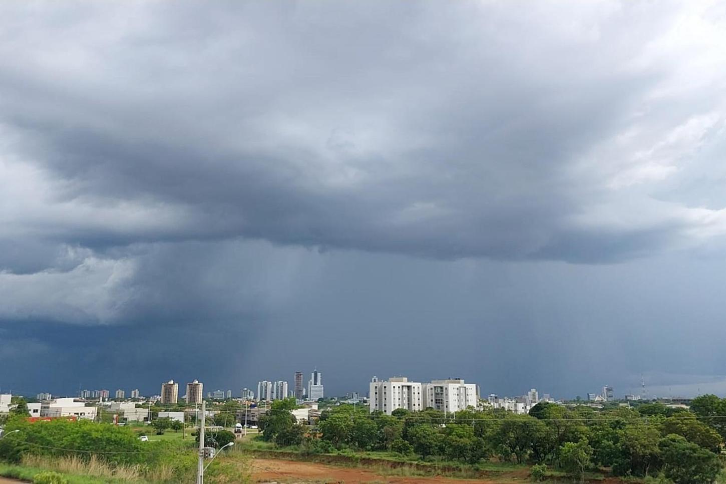 Previsão do tempo para terça-feira (10) em SP: dia será marcado por sol entre muitas nuvens