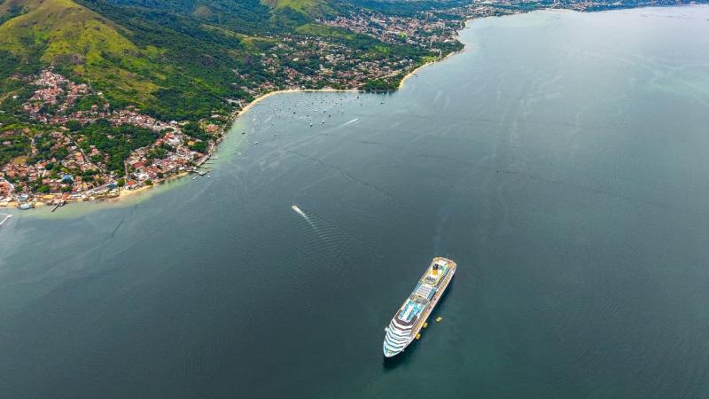 Três navios de cruzeiro aportam em Ilhabela nesta semana, o primeiro é Silver Whisper com turistas norte-americanos