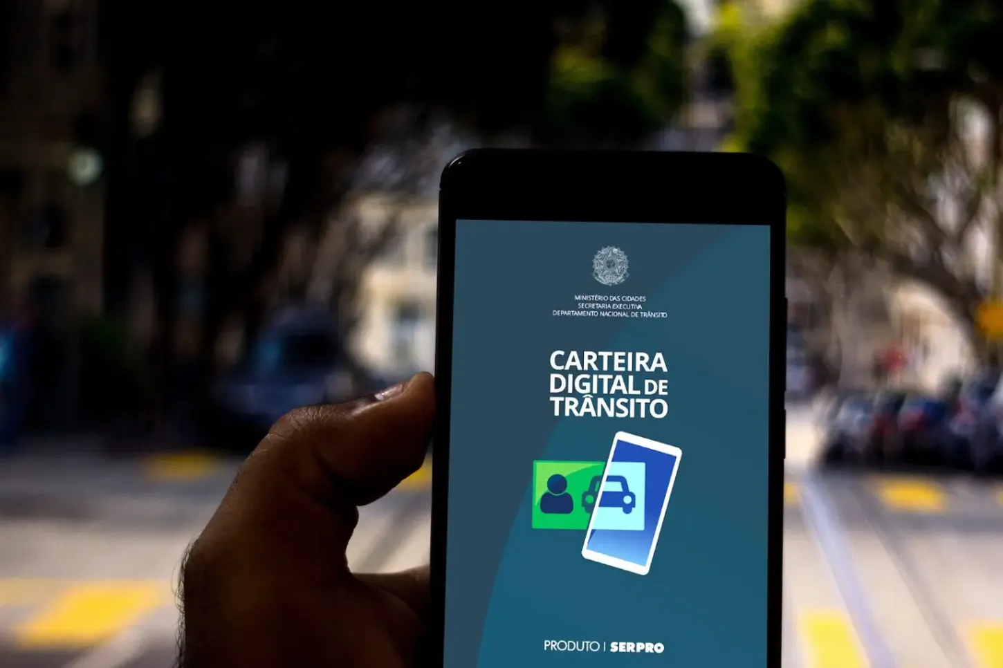 Câmara analisa projeto que cria CNH específica para carros automáticos