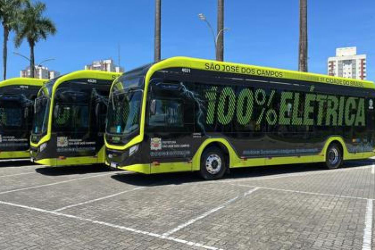 Com atraso, 60 novos ônibus elétricos chegam a São José neste mês