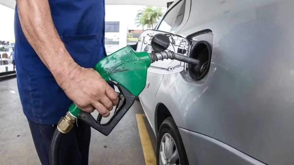 Em 24h, preço do diesel sobe até R$ 0,40 em postos do Vale do Paraíba e já há locais sem combustível