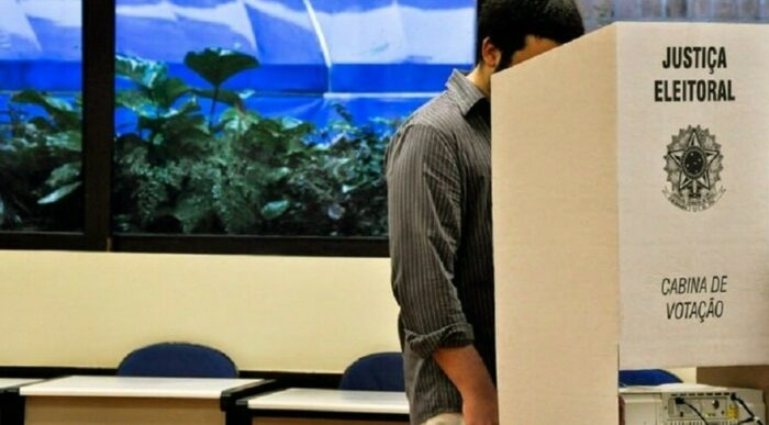 Jovens de 15 anos já podem tirar título de eleitor para votar nas Eleições 2026