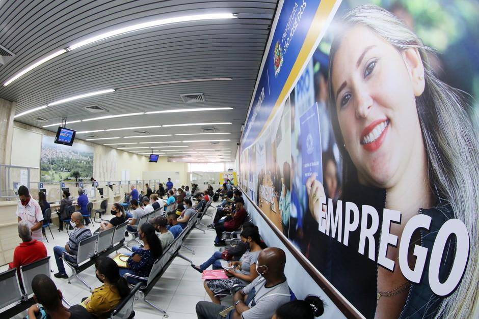 PAT de São José oferece 434 vagas de emprego nesta segunda