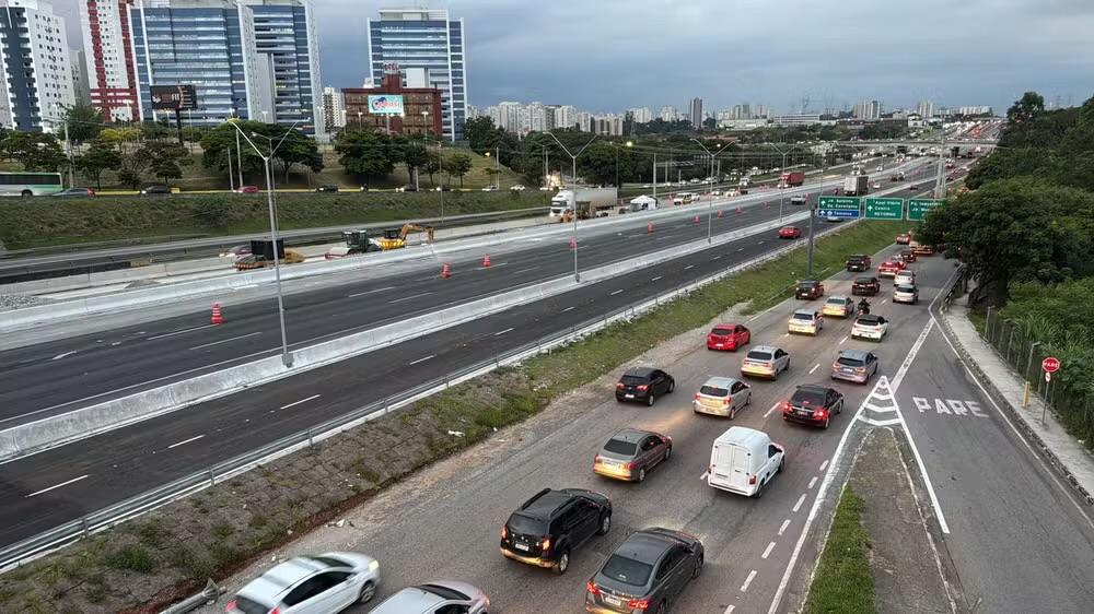 Trecho de pistas marginais da Dutra é liberado em São José dos Campos; veja novos acessos