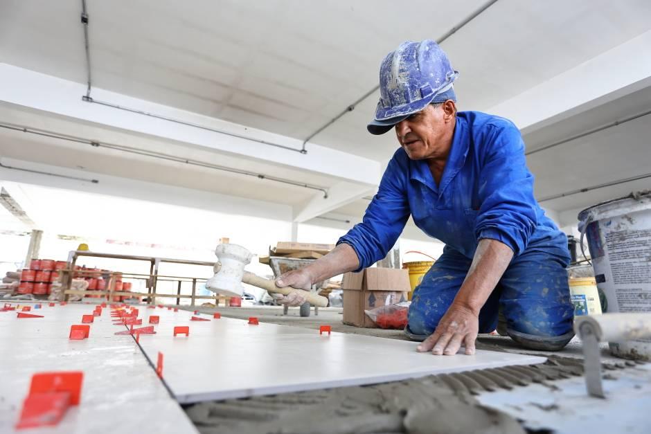 Urbam abre concursos públicos com vagas para pedreiro e monitor em São José dos Campos