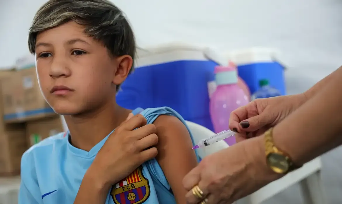 Vacinação de meninos contra o HPV chega a 74% no estado de São Paulo