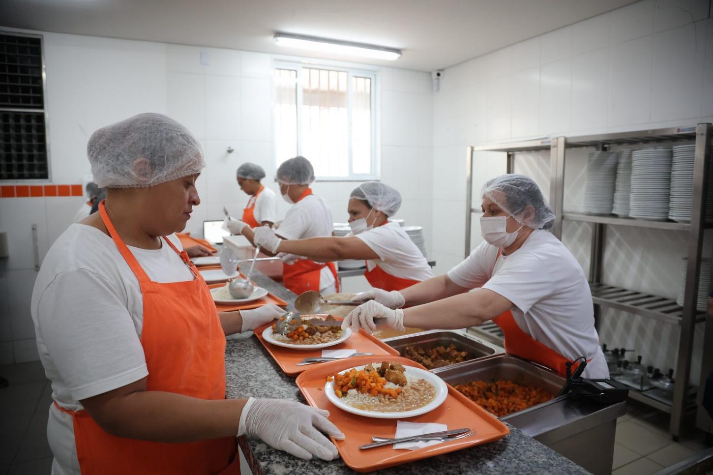 Veja as unidades do Bom Prato que abrem neste fim de semana