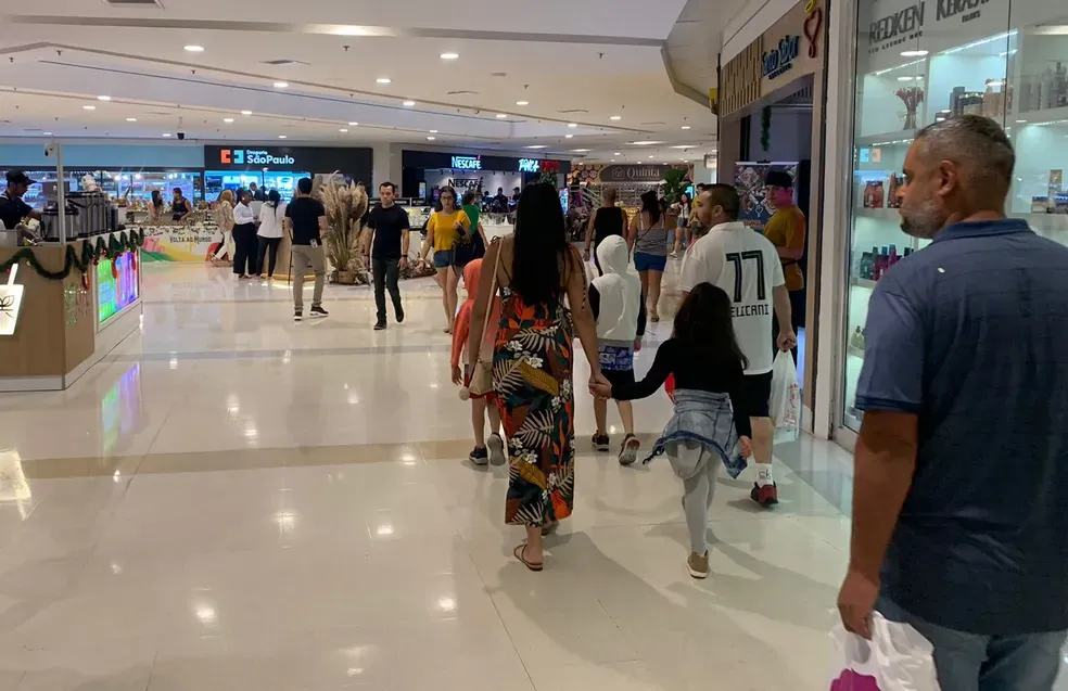 6 em cada 10 brasileiros gastam sem pensar, aponta pesquisa