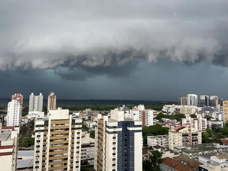 Alerta de temporais: Inmet aponta risco de chuva forte e ventos no Vale do Paraíba e região; confira a previsão