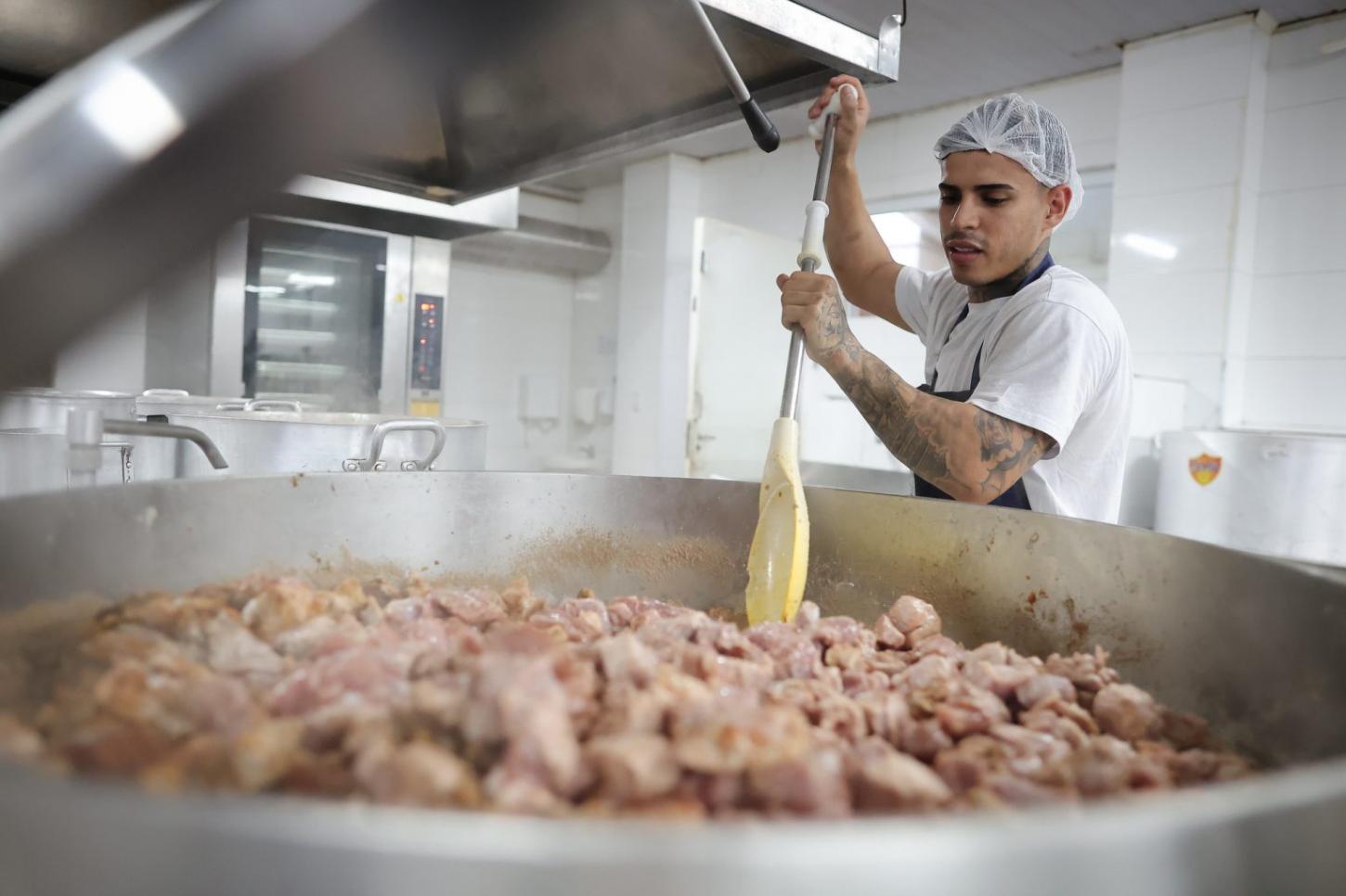 Confira as unidades do Bom Prato que abrem neste fim de semana